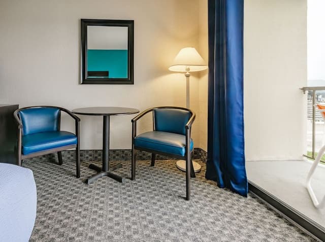 Bayside Efficiency King, First Floor