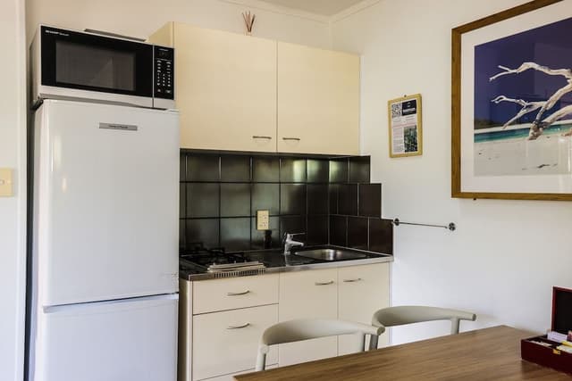 Self Contained Unit - 1 Bedroom (8)