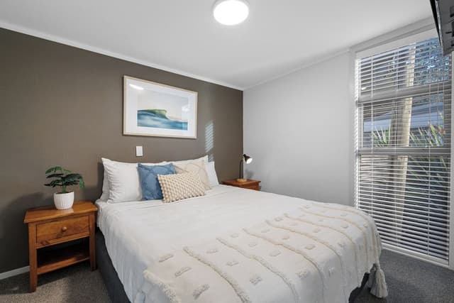 Motel - 2 Bedroom (Beachside)