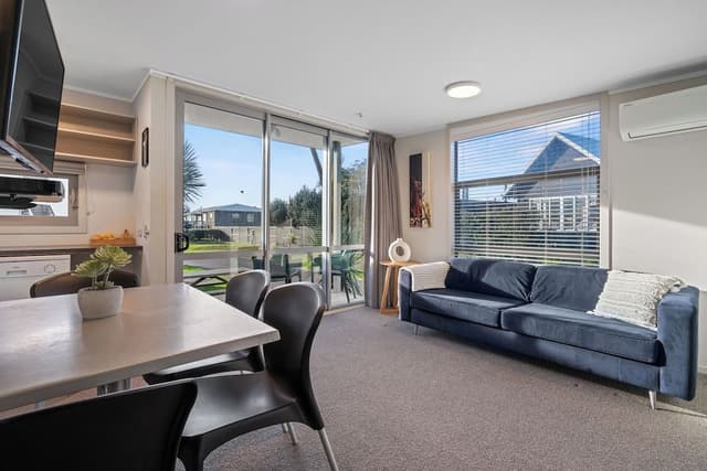 Motel - 2 Bedroom (Beachside)