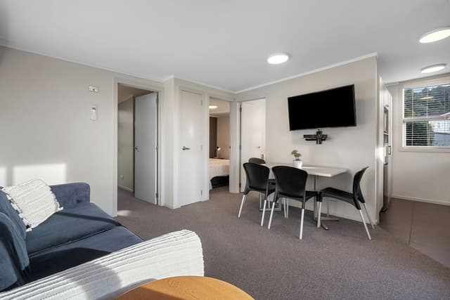 Motel - 2 Bedroom (Beachside)