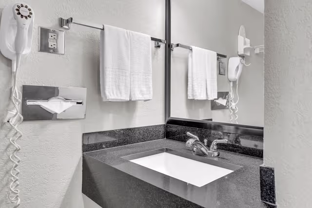 Superior Room, 2 Queen Beds, Pool Access