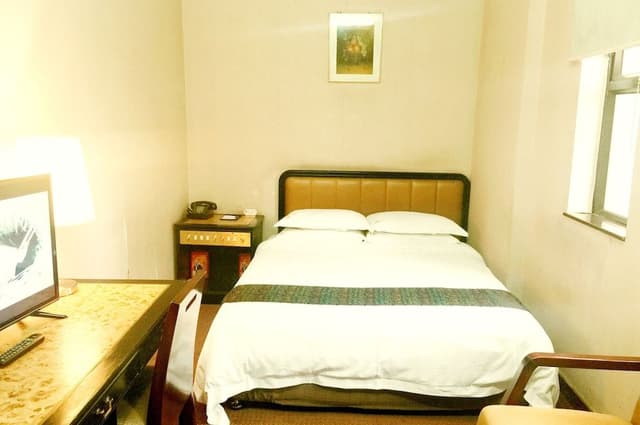 Standard Queen Bed Room