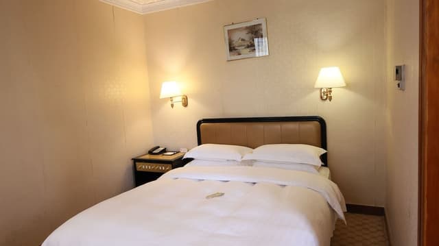 Deluxe King Bed Suite