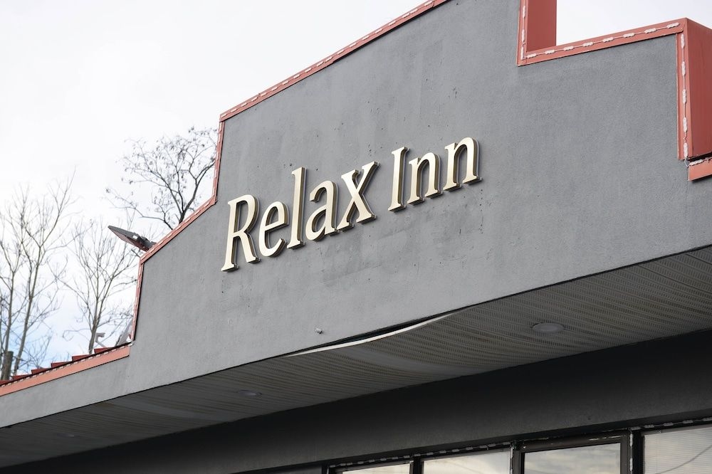 Deluxe Inn4