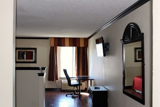Standard Room, 1 King Bed, Jetted Tub