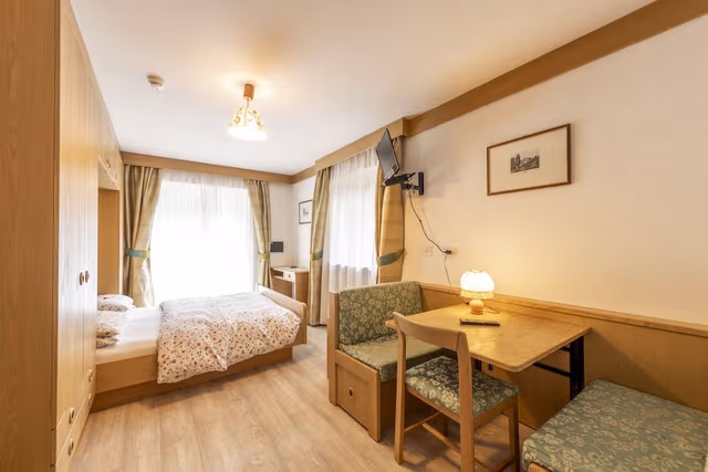 Standard Double or Twin Room, Balcony, Mountain View