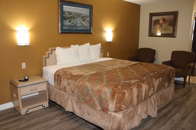 Standard Room, 1 King Bed