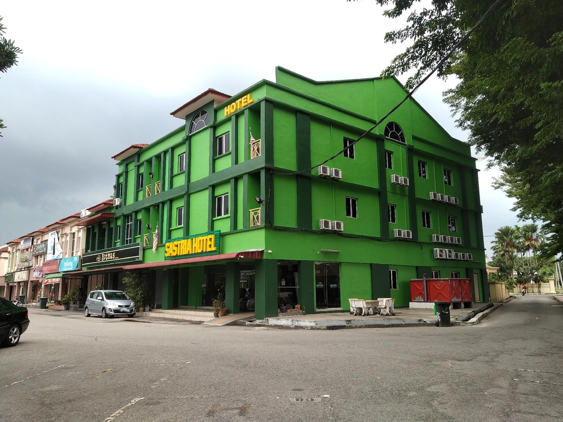 โรงแรมซัสเตรีย (Sastria Hotel)1