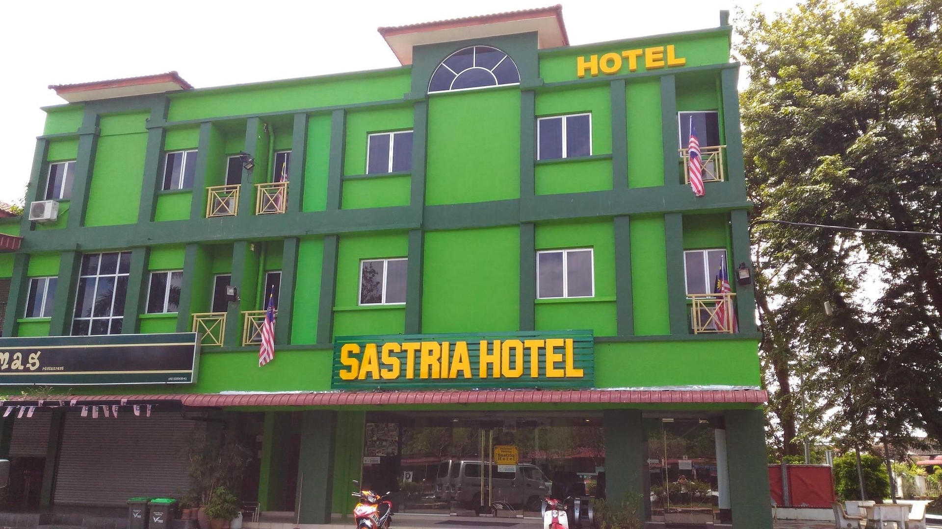 โรงแรมซัสเตรีย (Sastria Hotel)0