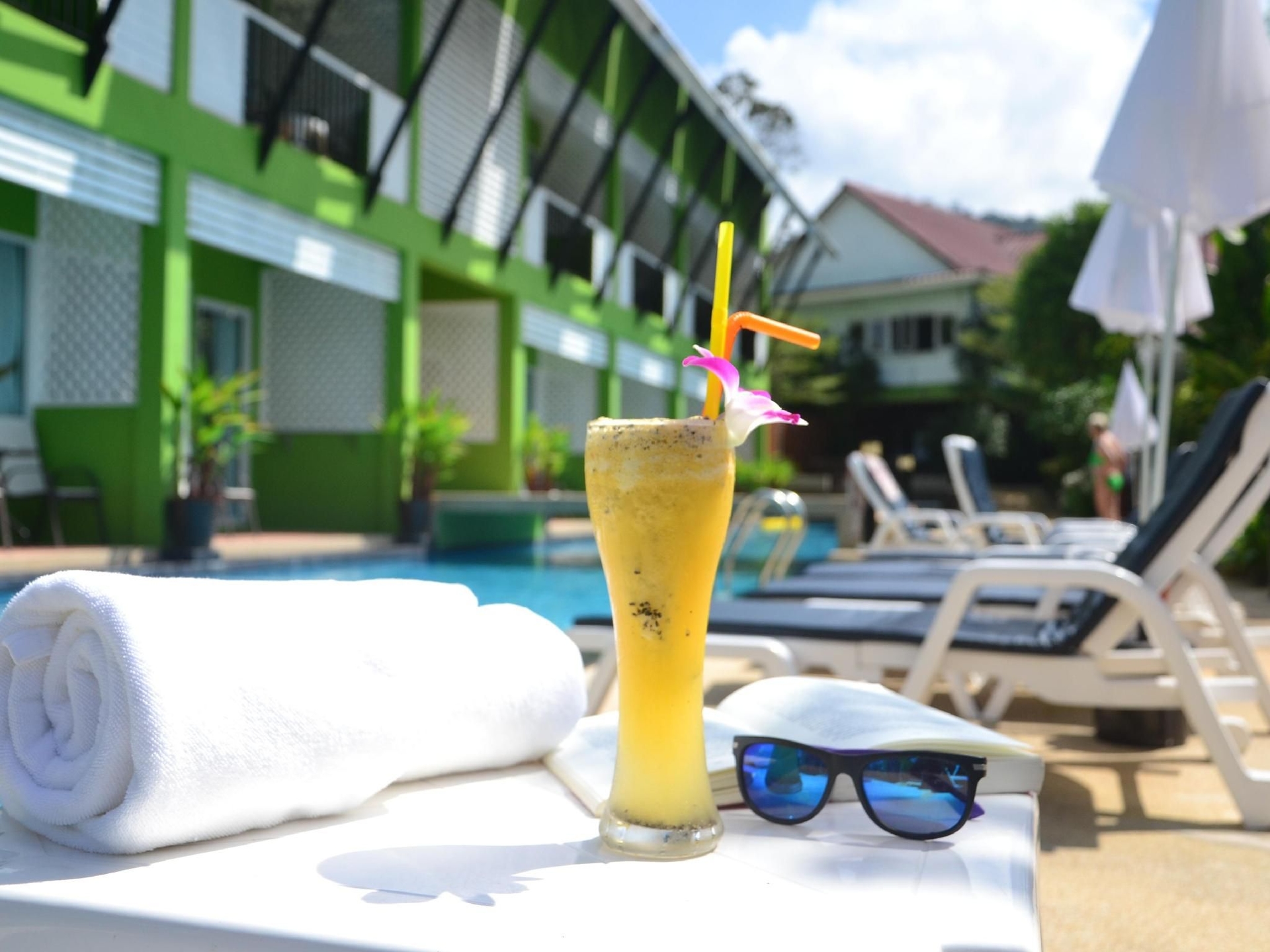 เขาหลัก ซี-เนียร์ บังกะโล (Khaolak C-nior Bungalows)1