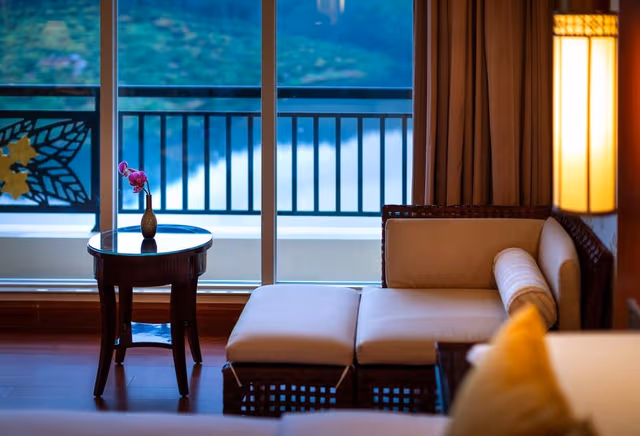 Lake View Deluxe Twin Beds Room