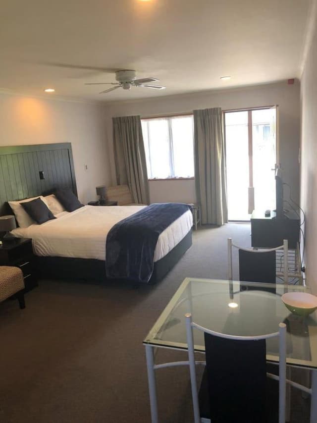 Studio, 1 Queen Bed, Kitchenette