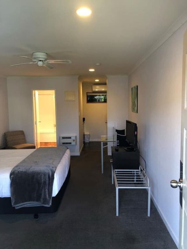 Studio, 1 Queen Bed, Kitchenette