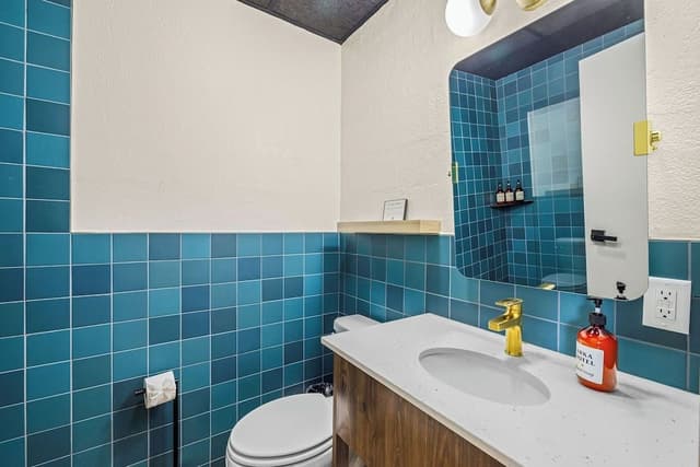 Standard Studio, 1 King Bed, Non Smoking, Kitchenette