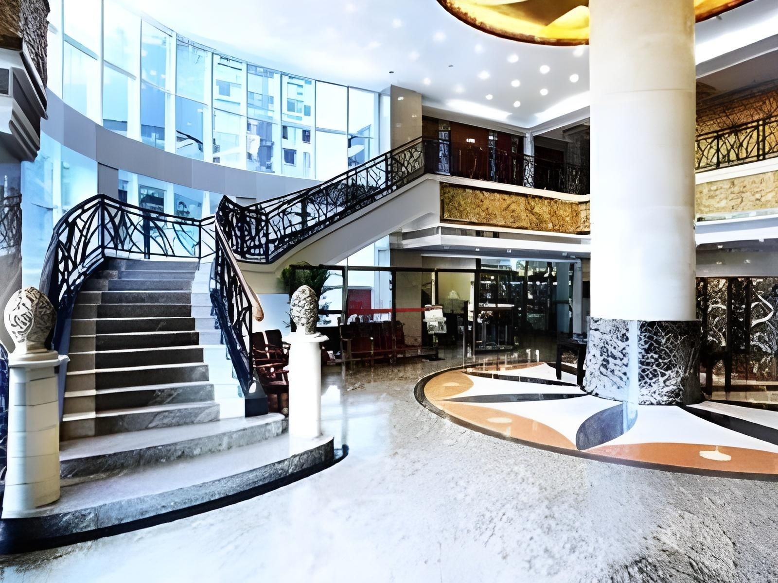 โรงแรมจุงกิงริเวอร์โรมานซ์ (Chongqing River Romance Hotel)0