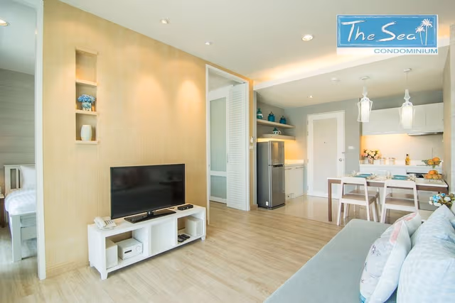 Deluxe Suite, 1 King Bed, Non Smoking, Refrigerator & Microwave