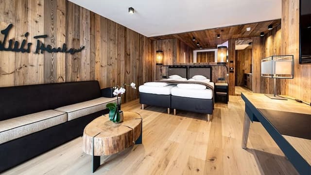 Trenker con letto matrimoniale o 2 letti singoli, balcone