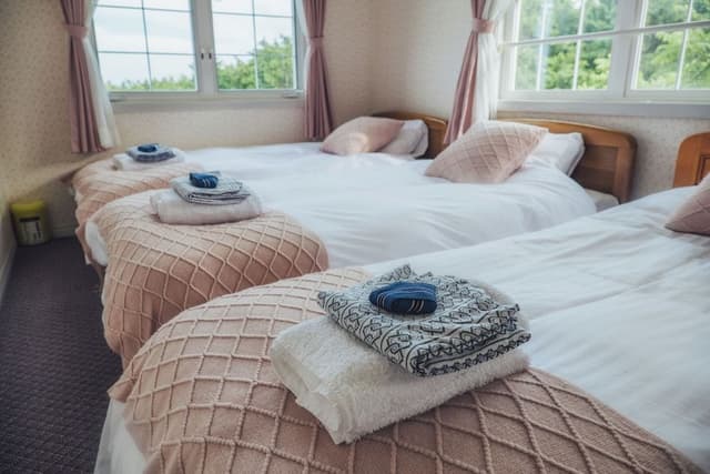 Economy Triple Room, 3 Twin Beds, Partial Sea View