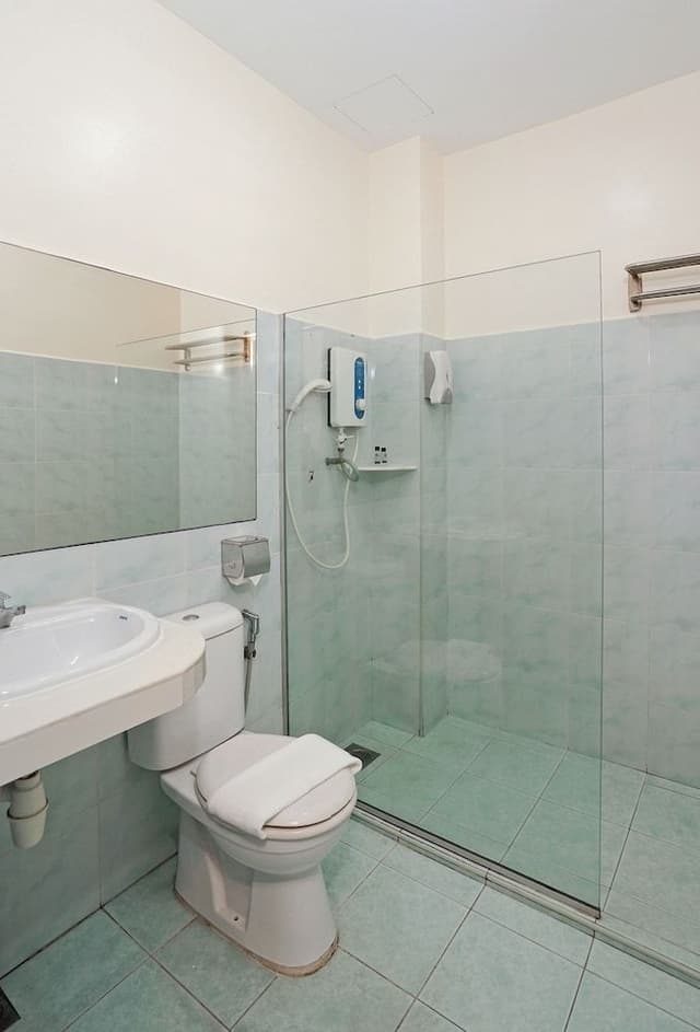 Standard Room, 1 Queen Bed