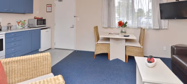 Standard Suite, 1 Bedroom, Non Smoking, Kitchen