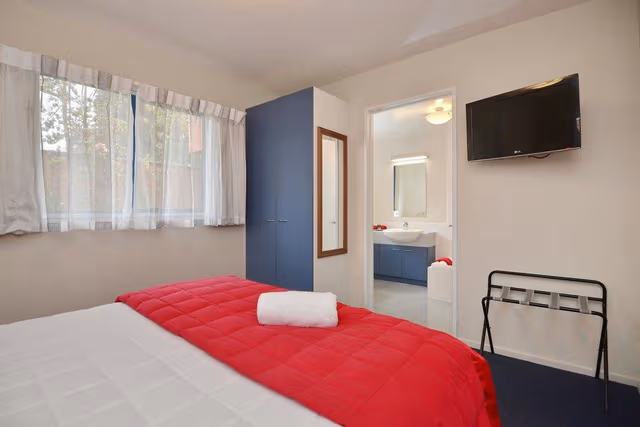 Standard Suite, 1 Bedroom, Non Smoking, Kitchen