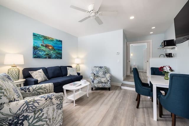 Superior Suite, 1 King Bed with Sofa bed, City View