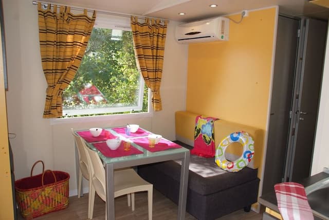 Mobile Home, 2 Bedrooms
