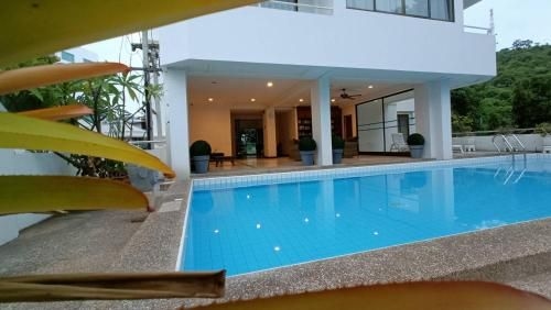 เดอะ โมนาโค เรสซิเดนซ์ (The Monaco Residence)0
