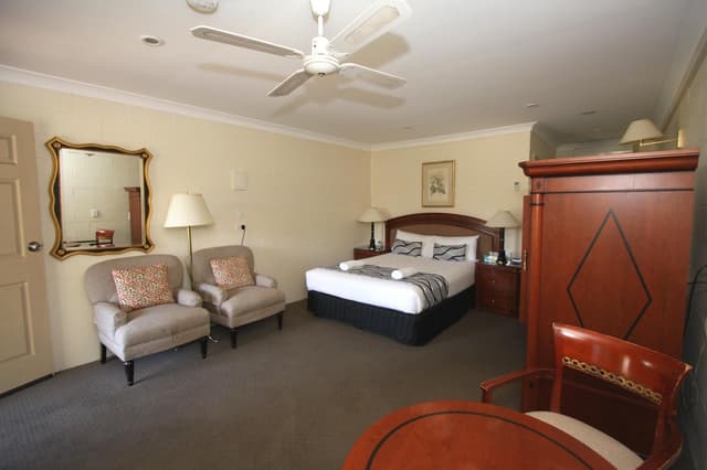 Deluxe King Room