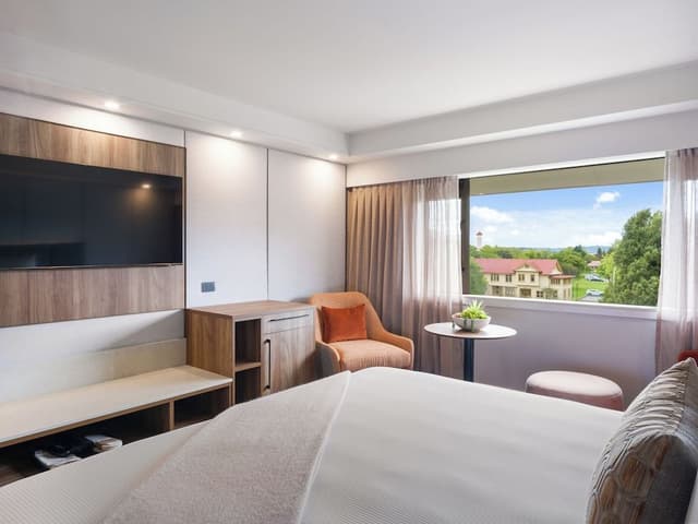 Club Room, 1 King Bed, Club Lounge Access