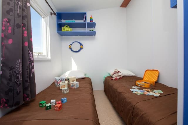 Mobile Home, 3 Bedrooms (Privilège TV, 2581524)