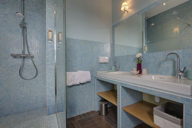 Suite MONTRAVEL