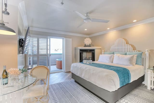 Deluxe City View Room with Hot Tub