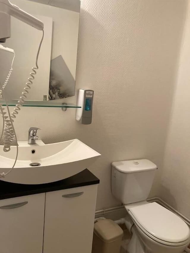 Economy Room