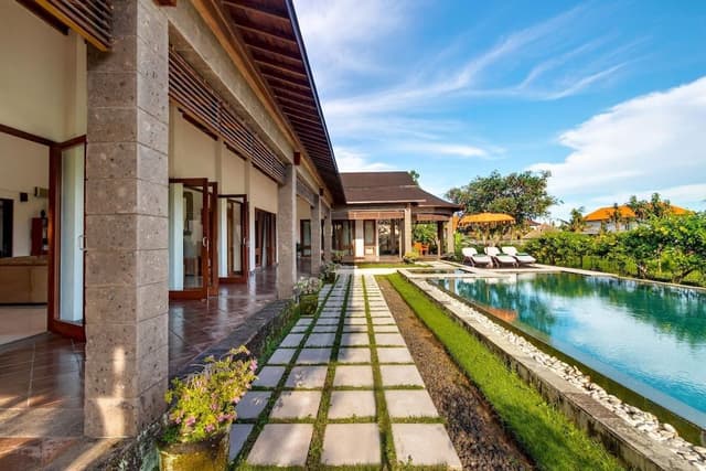 Villa, Smoking