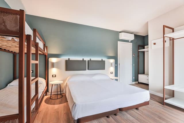Premium Quadruple Room, Multiple Beds, Non Smoking, Pets Allowed