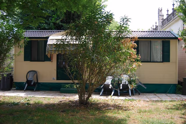 Mobile Home, Kitchen