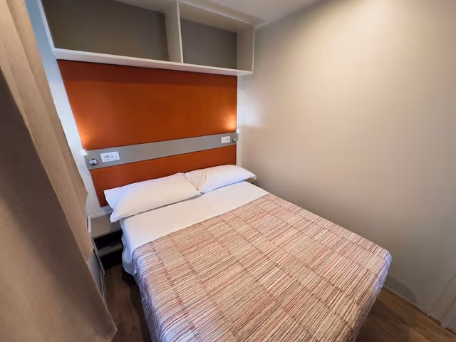 Comfort Mobile Home, Kitchen, Pool View