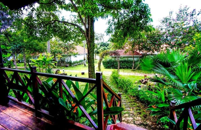 Classic Bungalow, Garden View