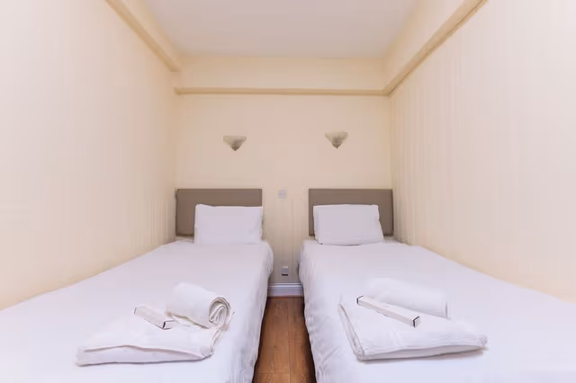 Twin Room, Ensuite