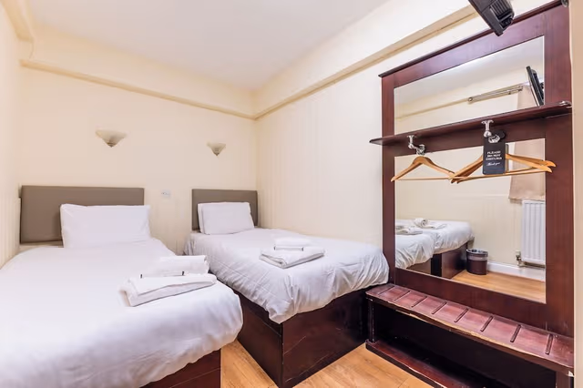 Twin Room, Ensuite