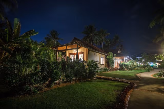 Bungalow, Beachfront