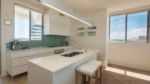 3 Bedroom & Heated Pool