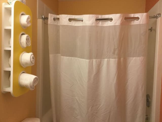 Comfort Room, 2 Queen Beds, Mountain View
