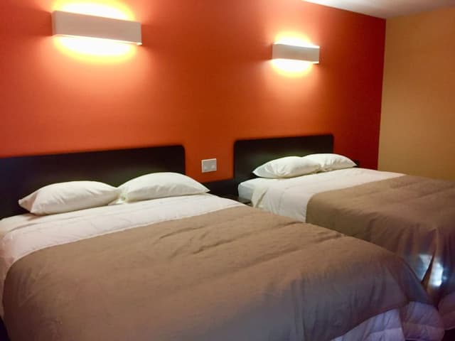 Comfort Room, 2 Queen Beds, Mountain View