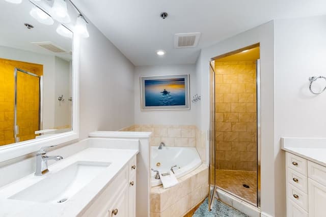 Condo, 3 Bedrooms