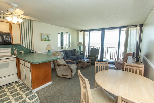 Condo, 2 Bedrooms
