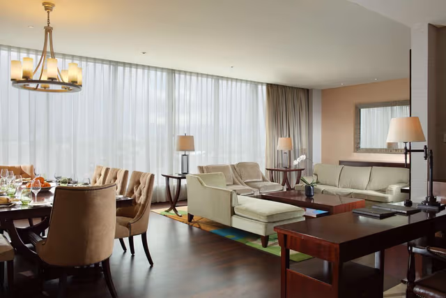 KING PRESIDENTIAL SUITE WITH LOUNGE ACCESS