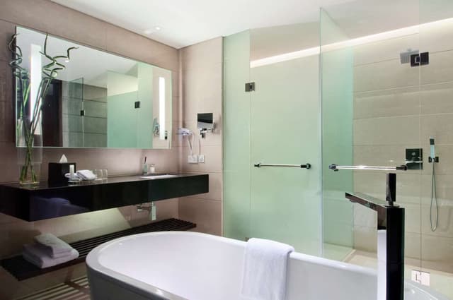 TWO QUEEN EXECUTIVE ROOM WITH LOUNGE ACCESS